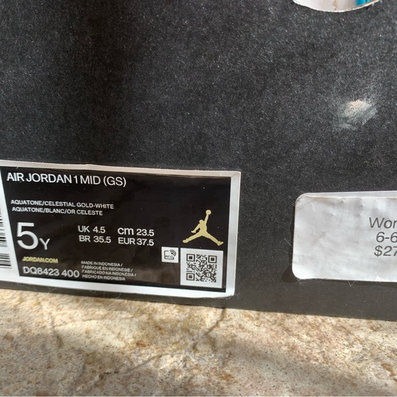 Air Jordan 1 Mid - Picture 3 of 7